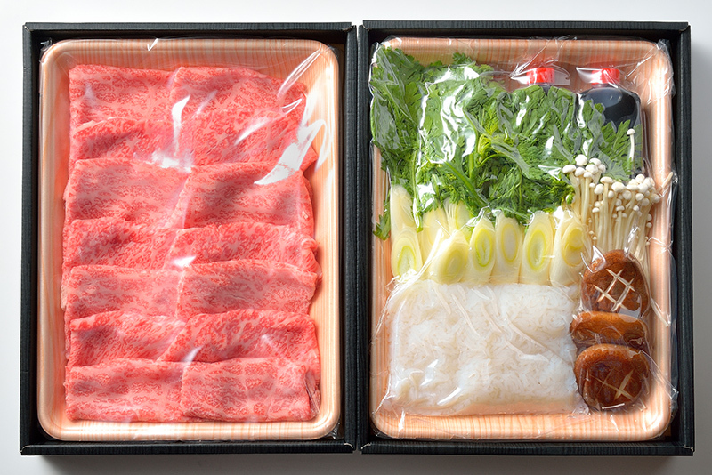 松阪牛A5もも肉すき焼具材セット3人前 360g